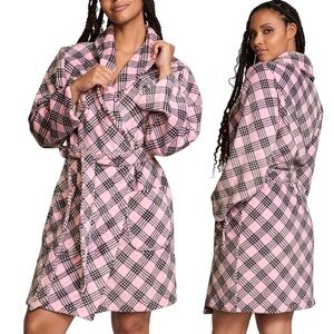 NWT* VICTORIA’S SECRET Short Cozy Robe in Pretty Blossom Fave Plaid‎
